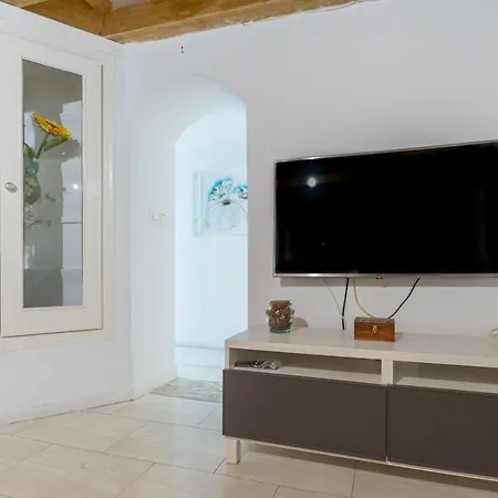 The Entresuelo De Apartment Cadiz